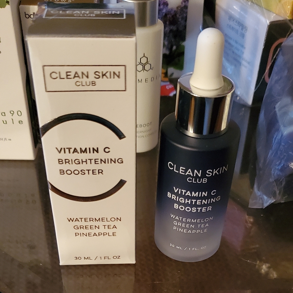 Vitamin C Brighting Booster brand new